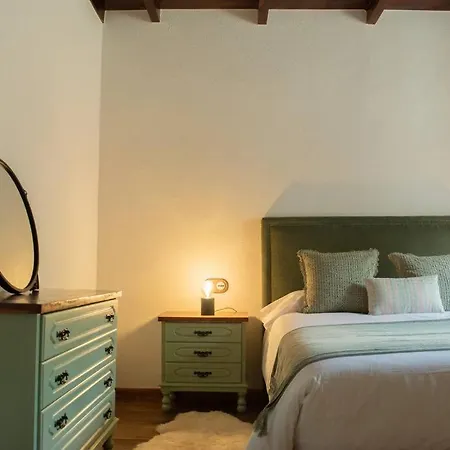 Casa Arturo Feriehus Tríacastela